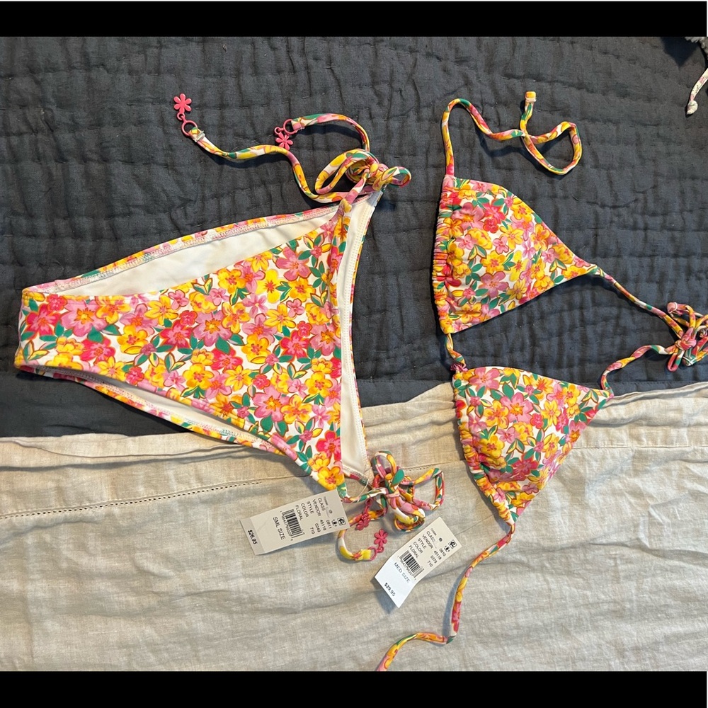Pacsun bikini - Medium top/ Small bottoms